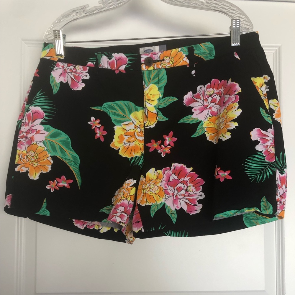 Old Nave floral print shorts size 12